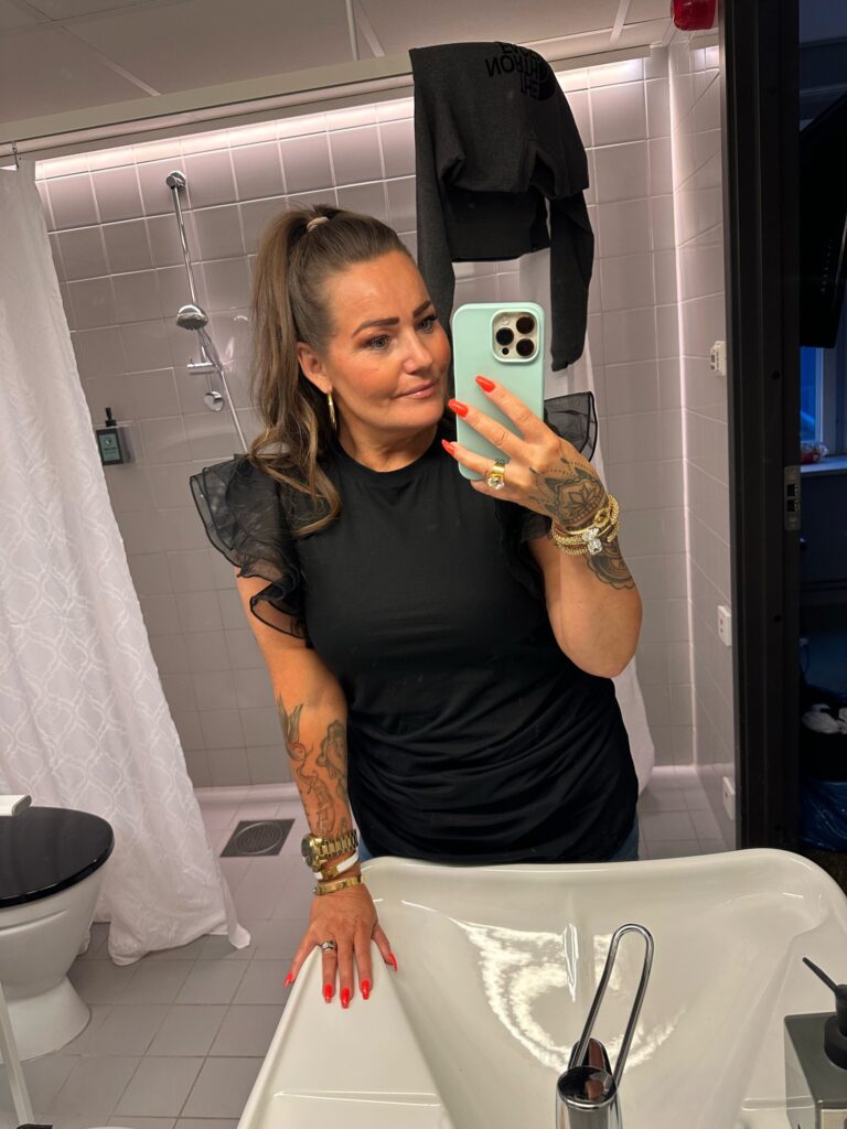 Facetune 10 07 2023 22 26 32.jpg